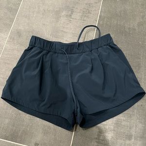 lululemon 3” Stroll at sundown shorts
